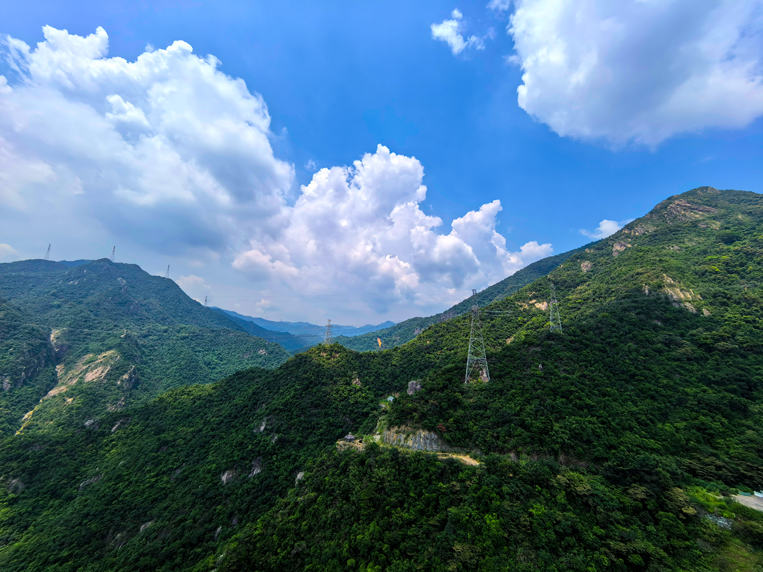J9国际集团装璜游览游记山顶景致